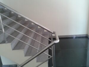 ราวบันไดสแตนเลส 304 ราคาถูก